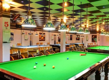 Mang bàn bida cho không gian quán bar của bạn, tại sao không?